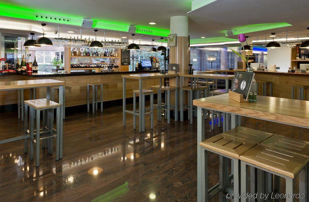 Hotel Exe Moncloa Madrid Esterno foto